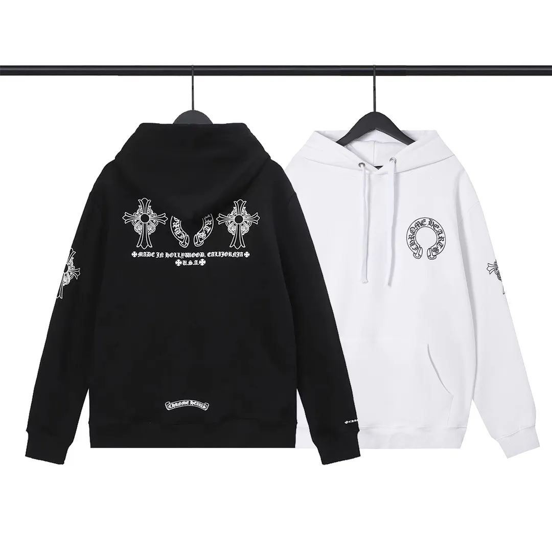 M17—P210 -Chrome Hearts/Chrome Hearts printed sweatshirt cardigan jacket -420 grams of high-density, high-quality wool, soft, delicate and skin-friendly, soft and silky to the touch, warm and skin-friendly -The hardware zipper accessories are all customized and full of details -Colour: black white -Size: S M L XL